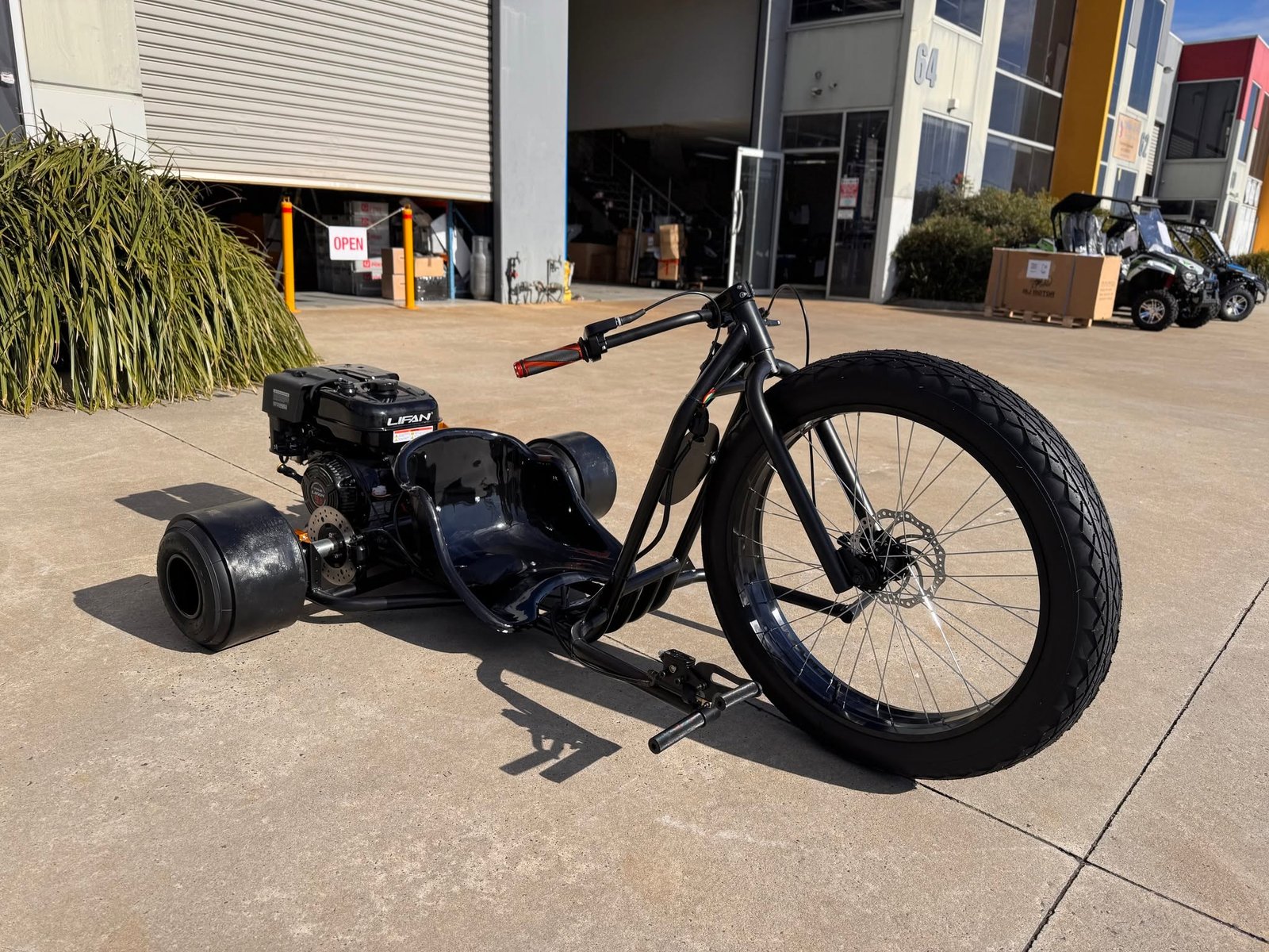 FAT BOY DT4 270cc 9HP Gas-Powered Drift Trike FAT BOY DT4 270cc 9HP Gas-Powered Drift Trike